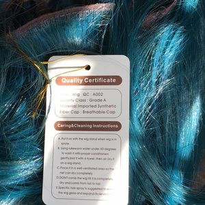 Wig with dark roots -Teal
